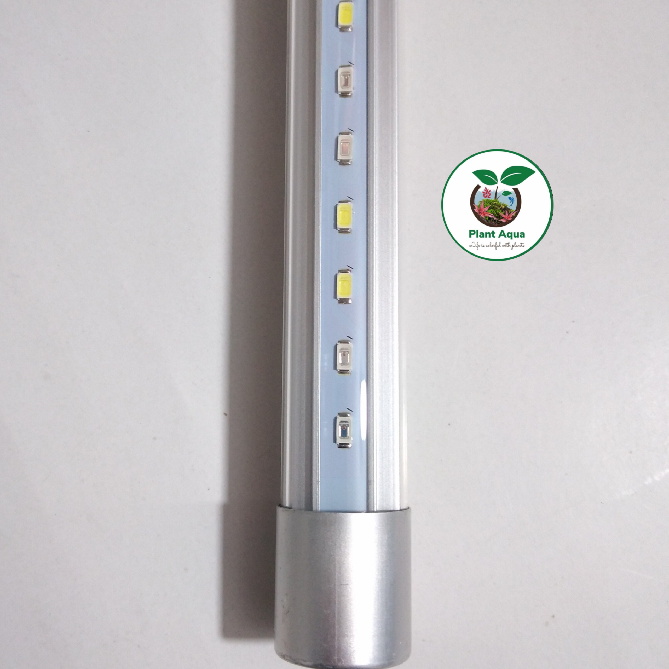 نورآکواریوم مدل 4 رنگ قابل تغییر t8-10w-100d برند سوبو 70 سانت - تصویر 3